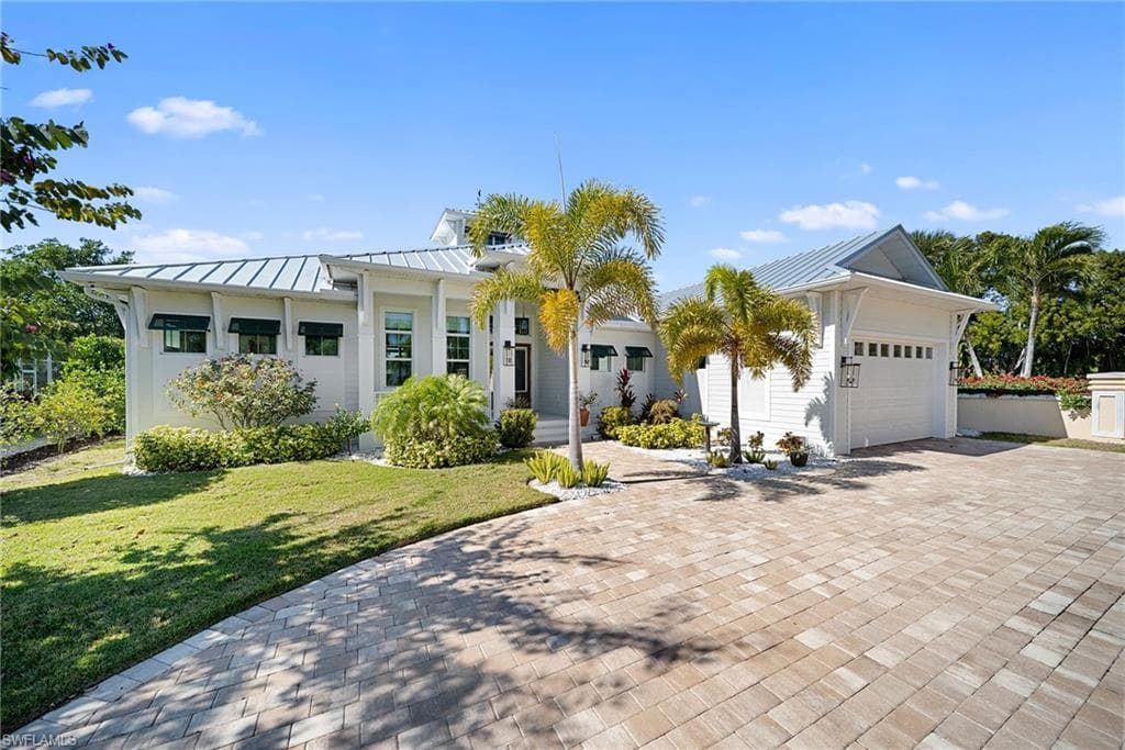 27000 Flamingo DR-4