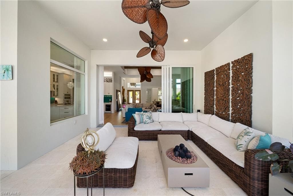 27000 Flamingo DR-8