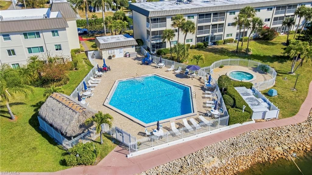 1010 Manatee RD B304-13