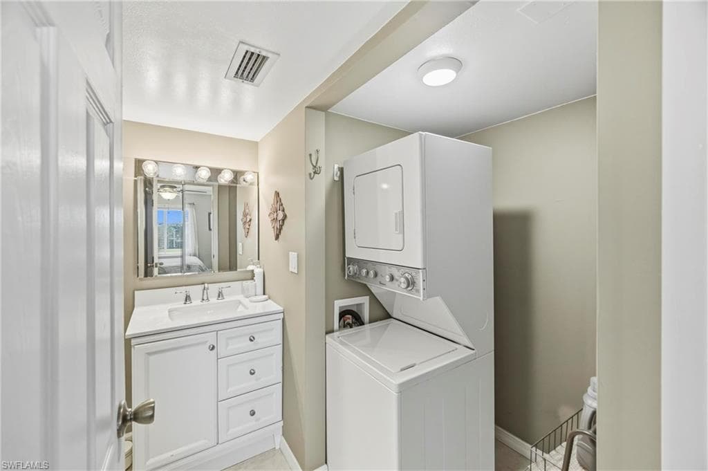1010 Manatee RD B304-24