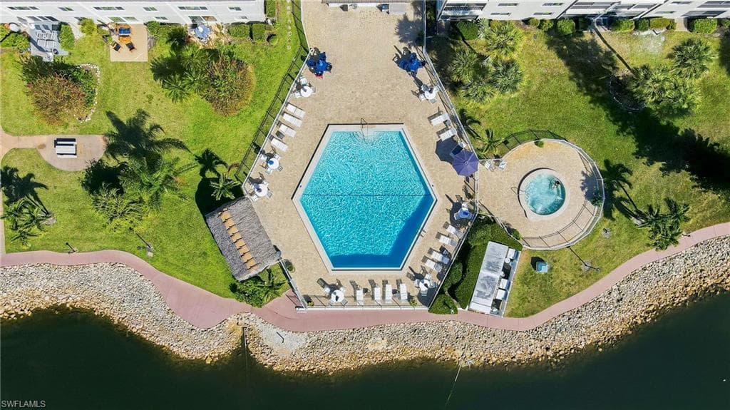 1010 Manatee RD B304-14