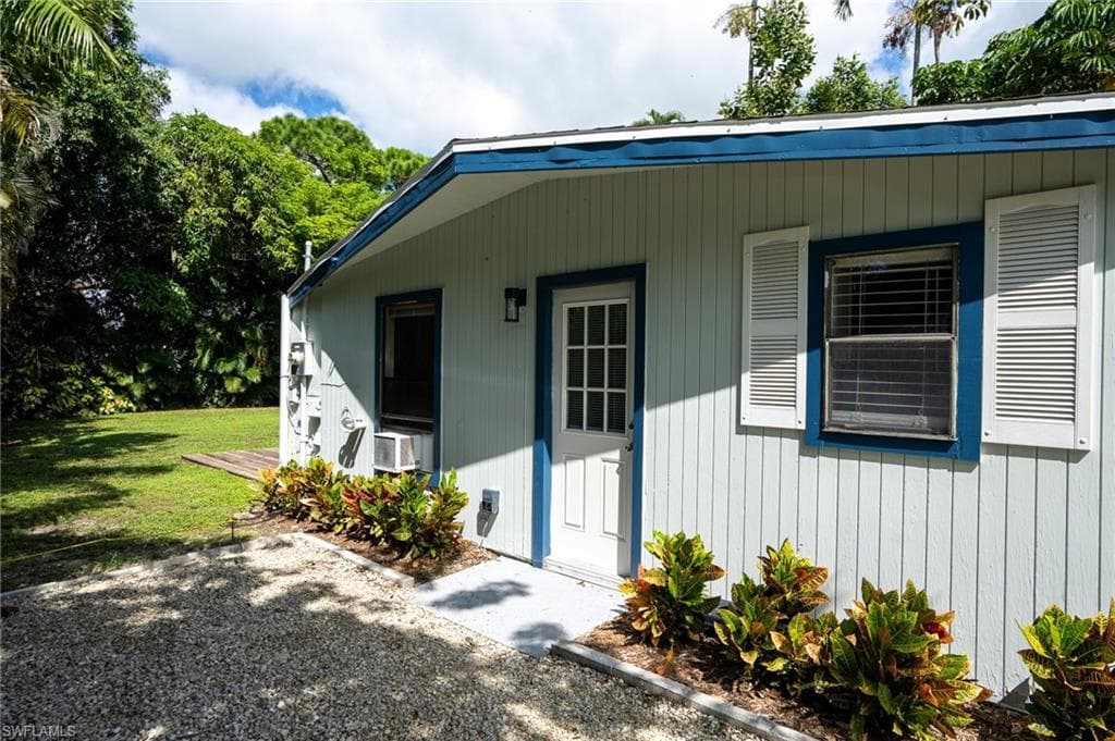1139 Frank Whiteman BLVD-20