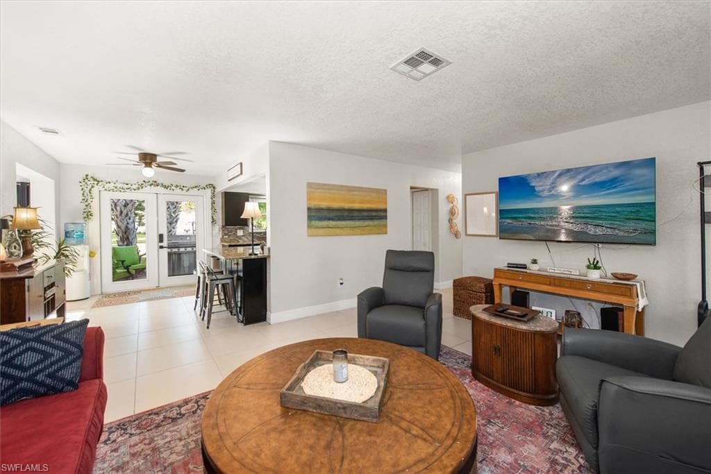 3945 Edgewood AVE-3