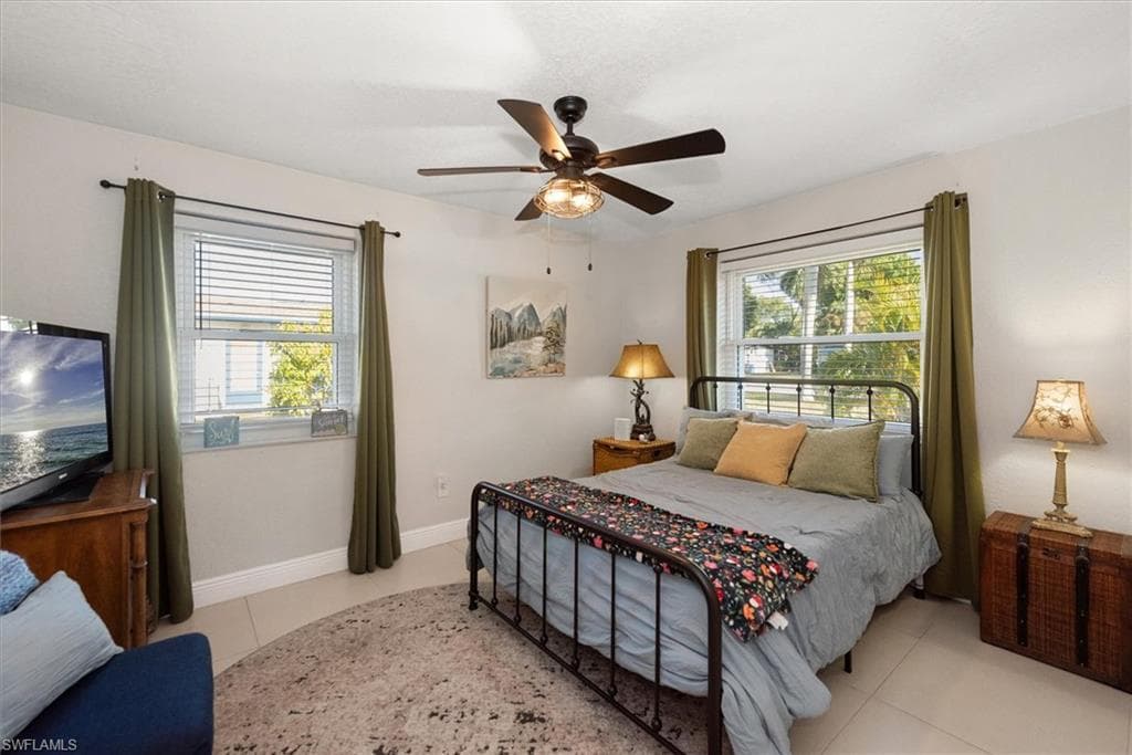 3945 Edgewood AVE-10