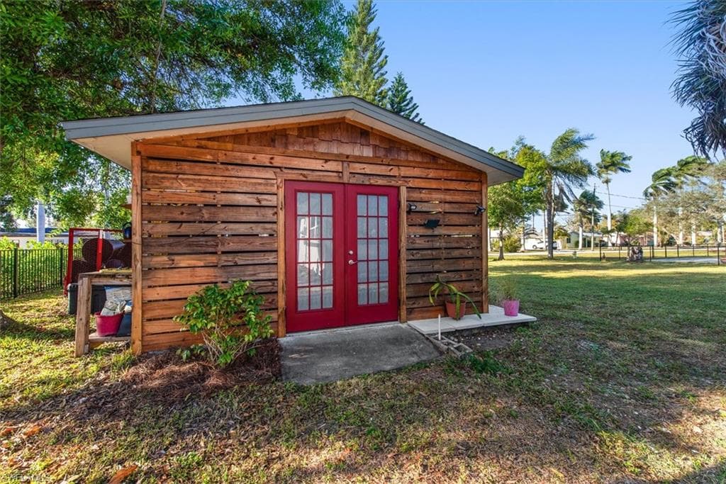 3945 Edgewood AVE-15