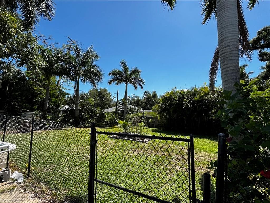 1248 Osceola DR-16