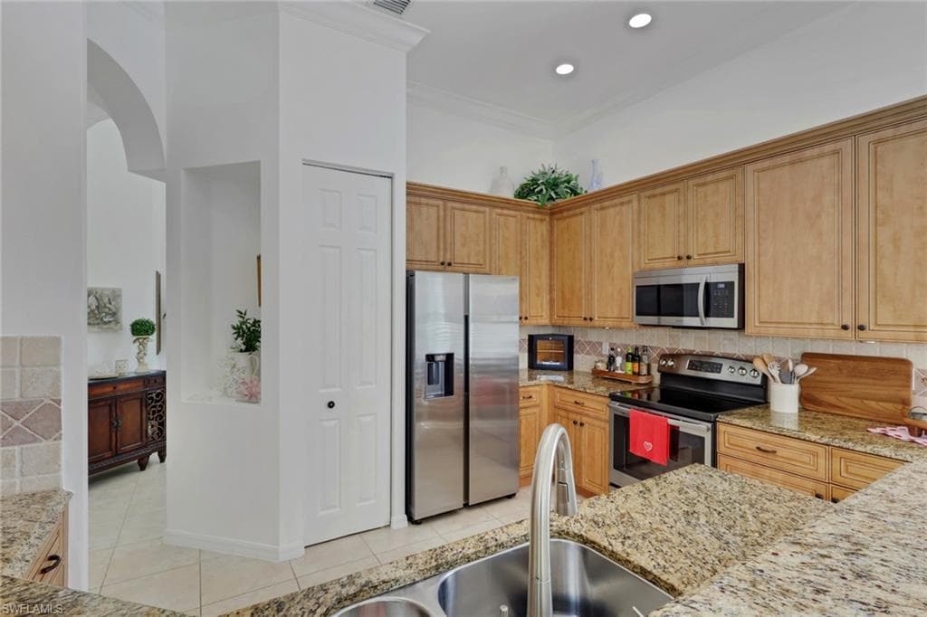 20515 Foxworth CIR-13