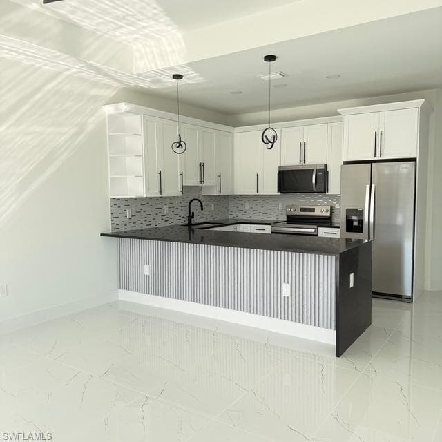 209-211 W 12th ST-10
