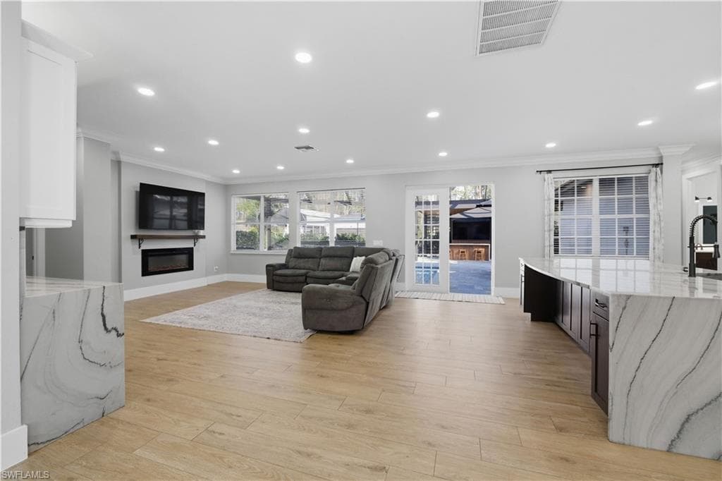 25211 Pinson DR-34