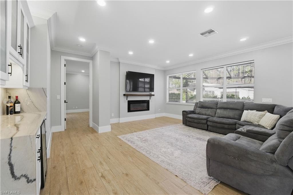 25211 Pinson DR-33