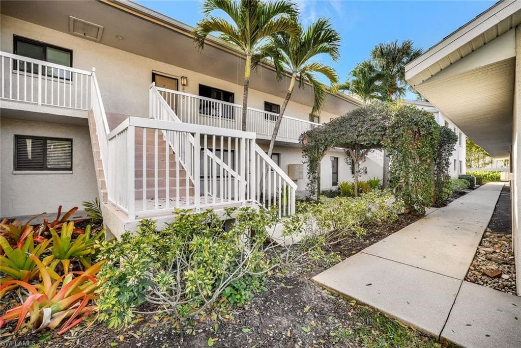 910 Vanderbilt Beach RD 325W-1