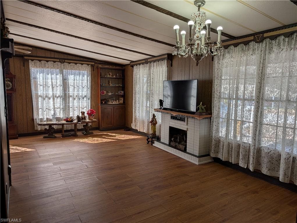 807 Holly Berry CT-2