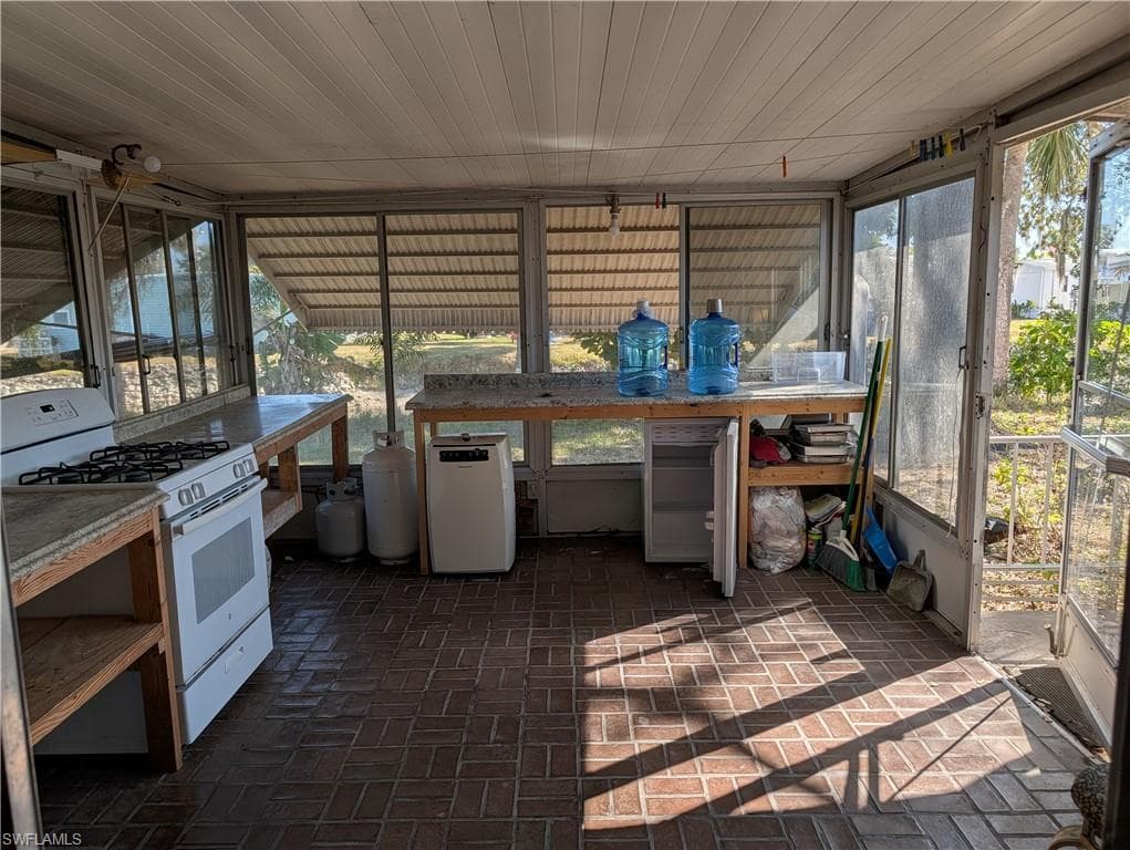 807 Holly Berry CT-13