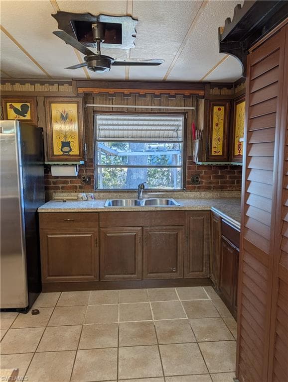 807 Holly Berry CT-7