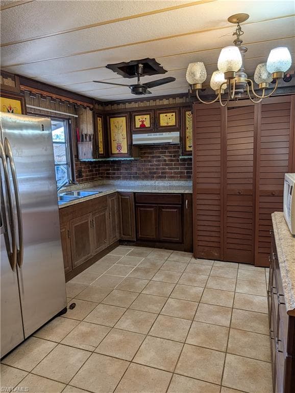 807 Holly Berry CT-9