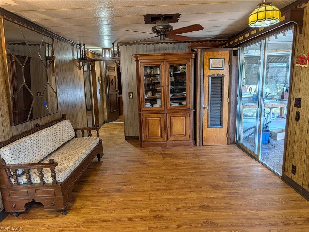807 Holly Berry CT-11