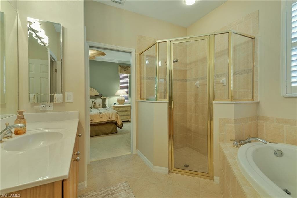 8486 LANGSHIRE WAY-10