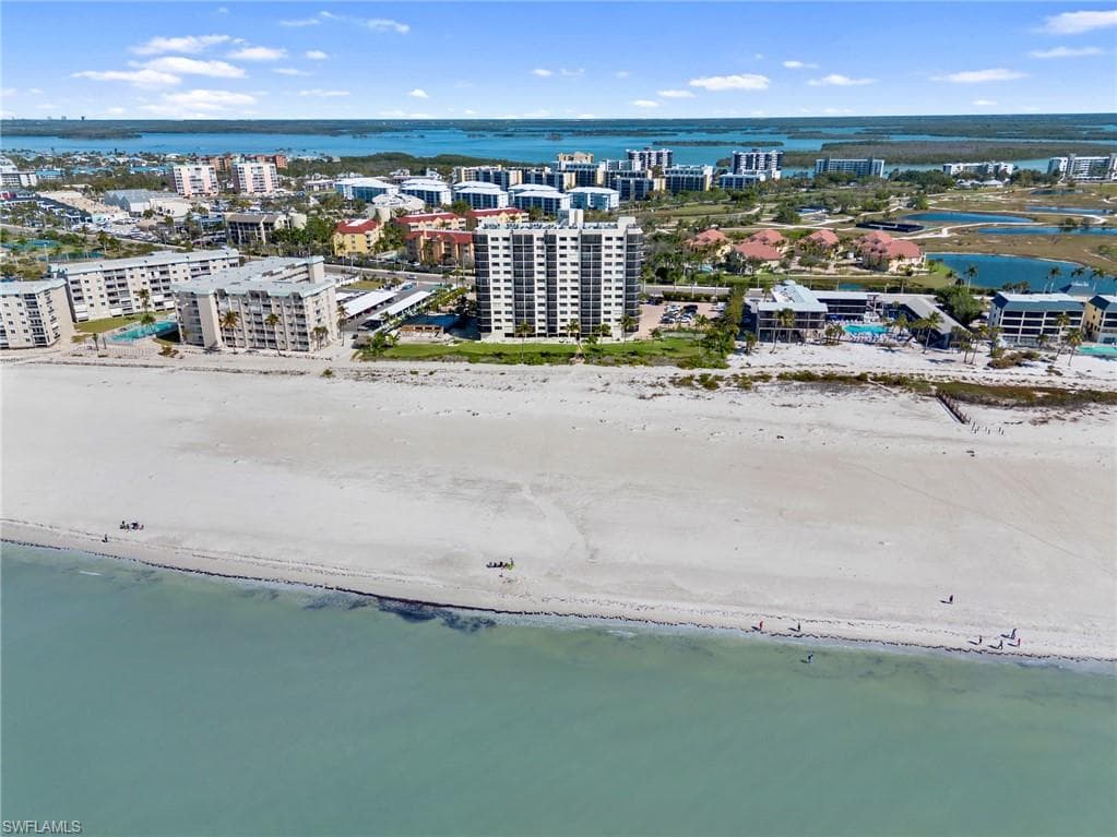 7500 Estero BLVD 203-36