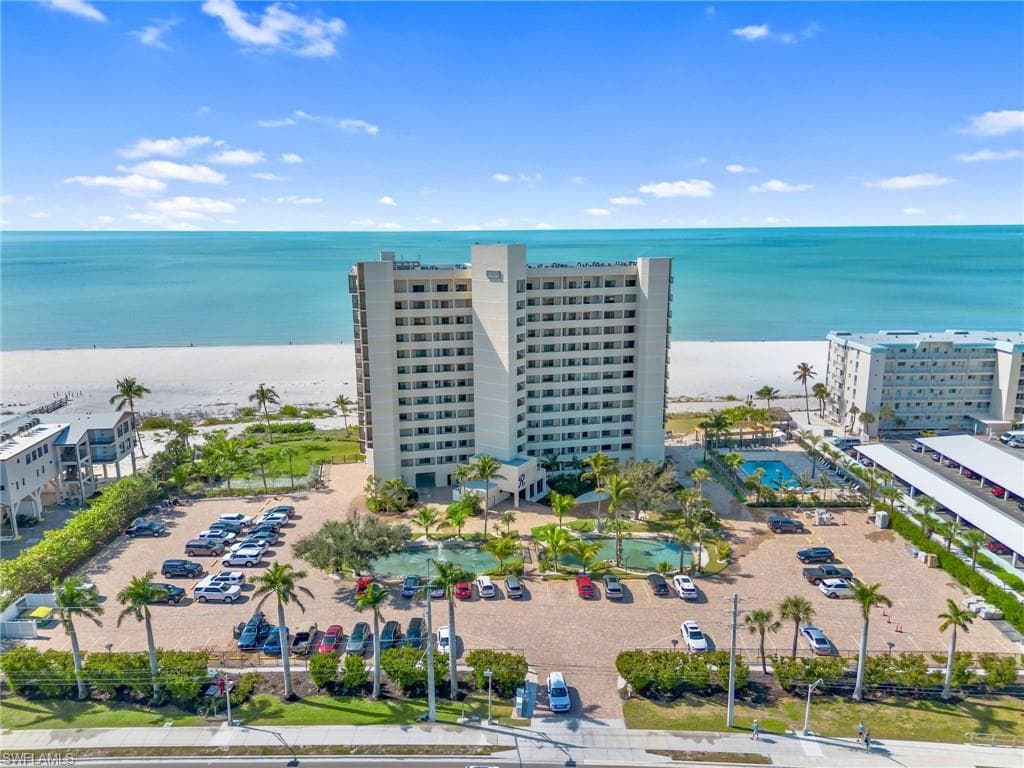 7500 Estero BLVD 203-32