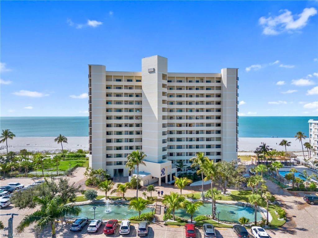 7500 Estero BLVD 203-1