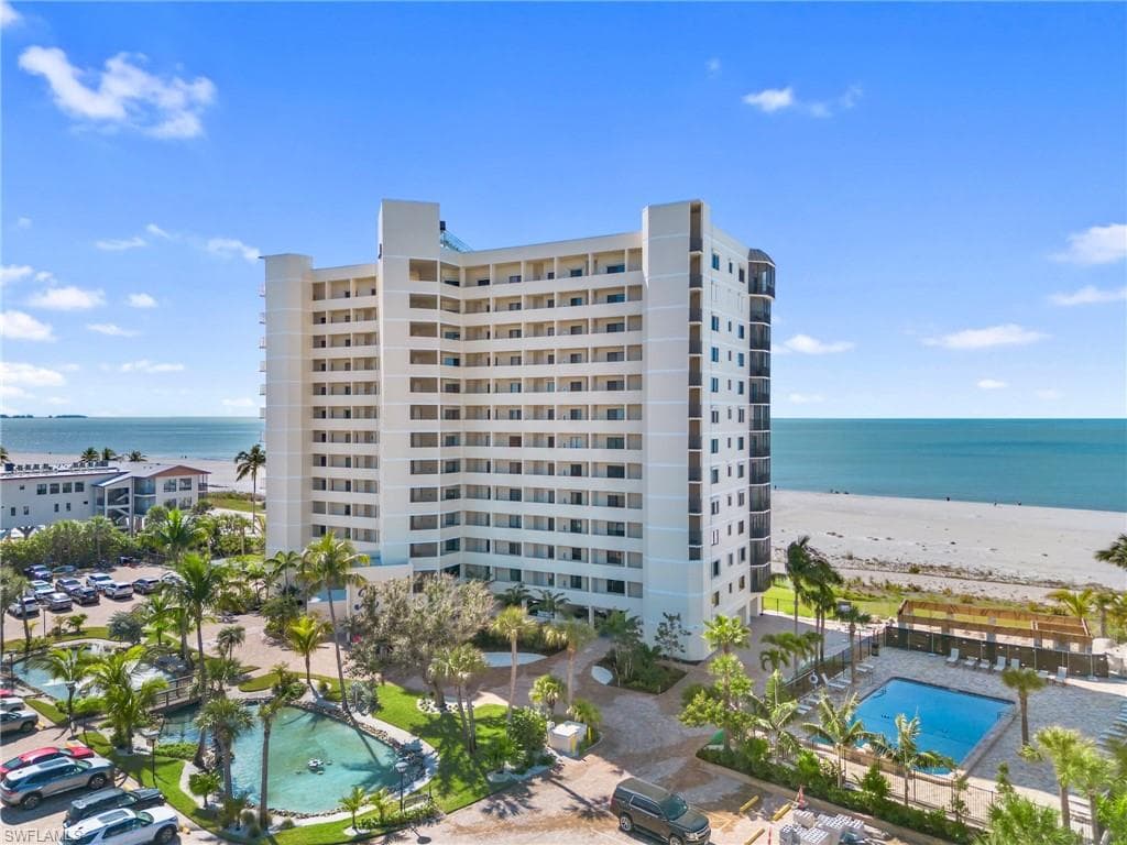 7500 Estero BLVD 203-30