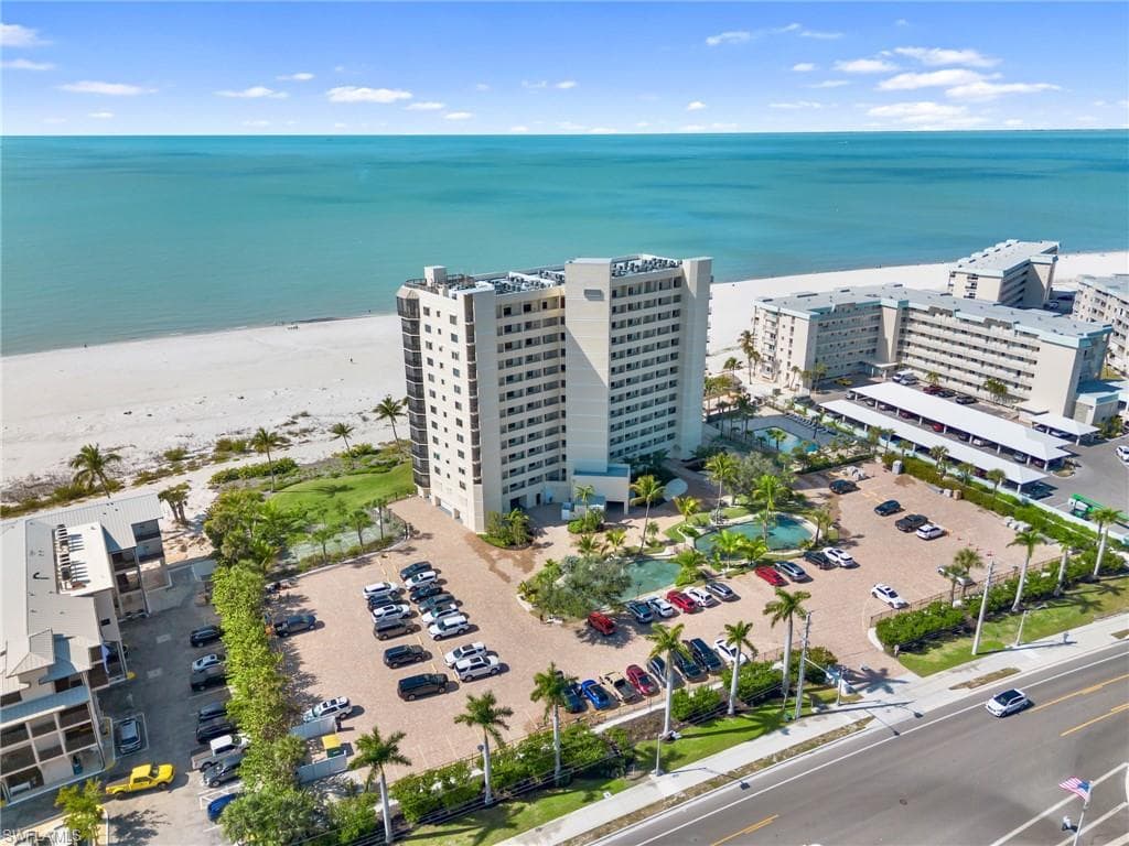 7500 Estero BLVD 203-33