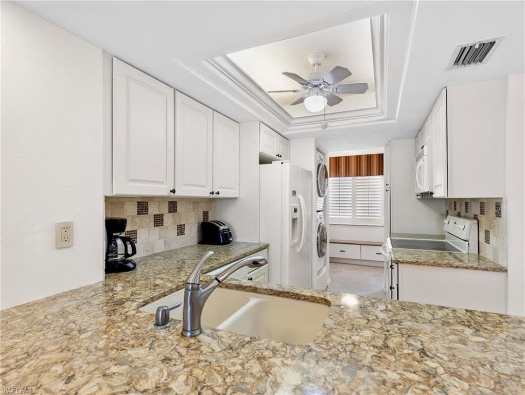 7500 Estero BLVD 203-15