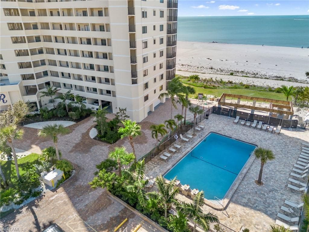7500 Estero BLVD 203-31