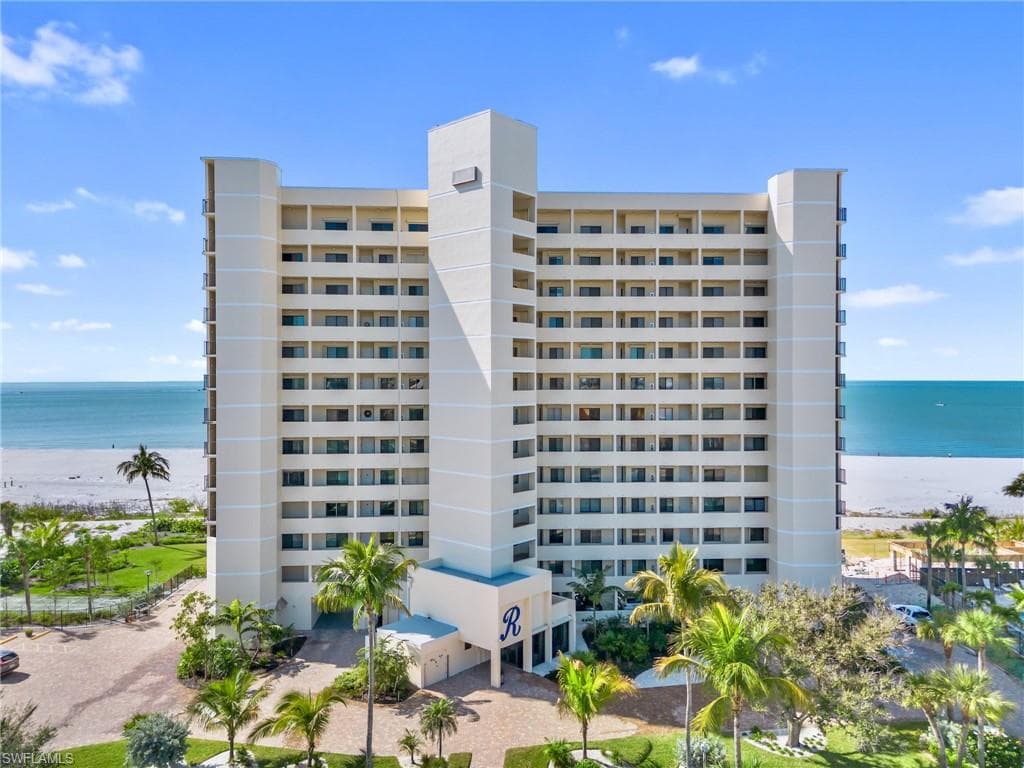7500 Estero BLVD 203-29