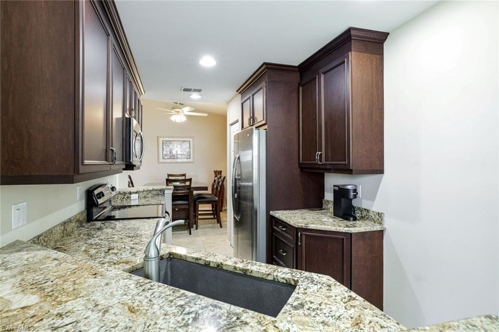 2033 Crestview WAY 104-5