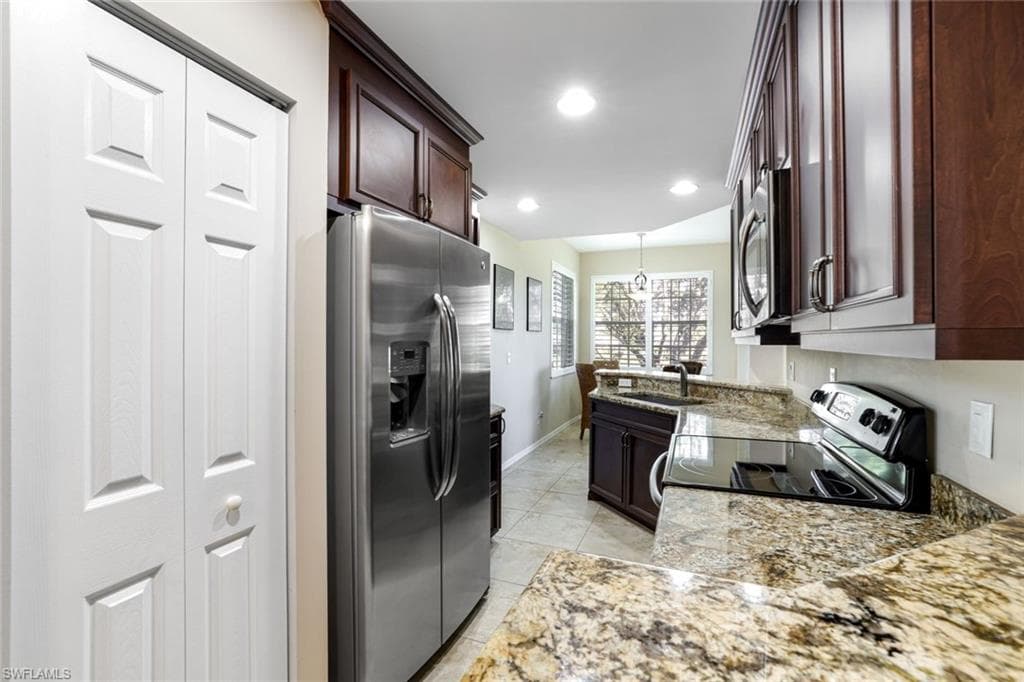 2033 Crestview WAY 104-4