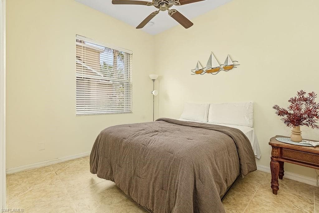 2557 Keystone Lake DR-18