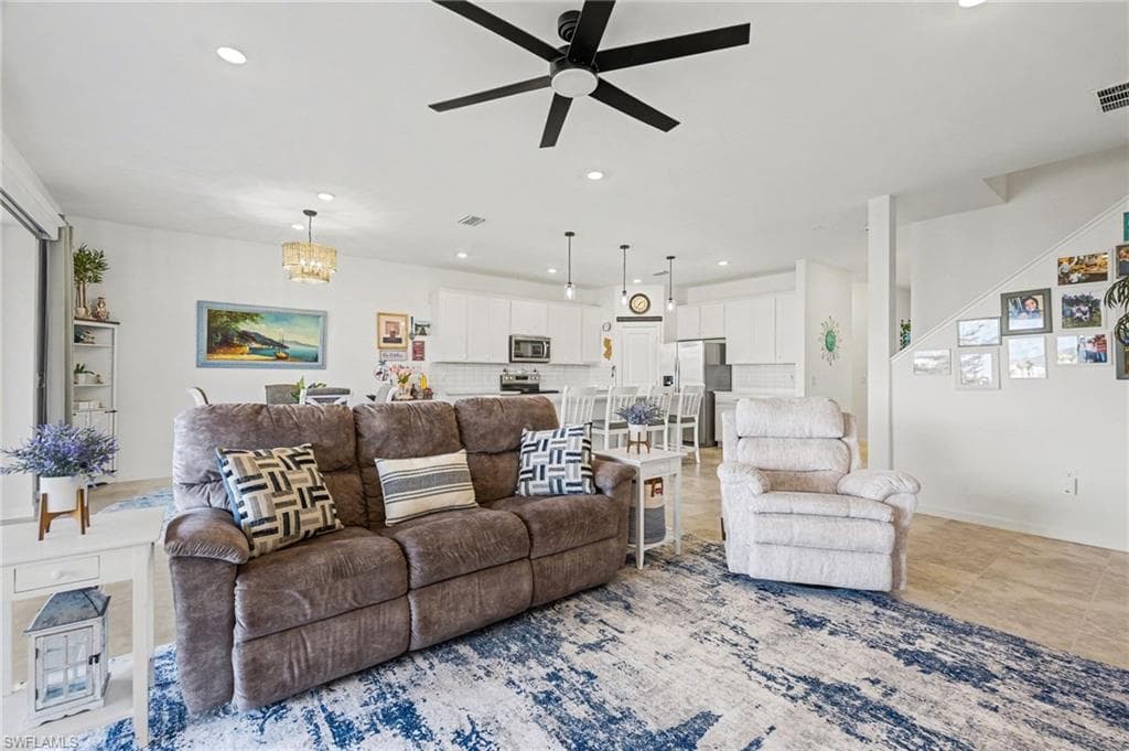 3772 Passion Vine DR-17