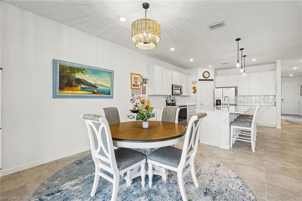 3772 Passion Vine DR-14