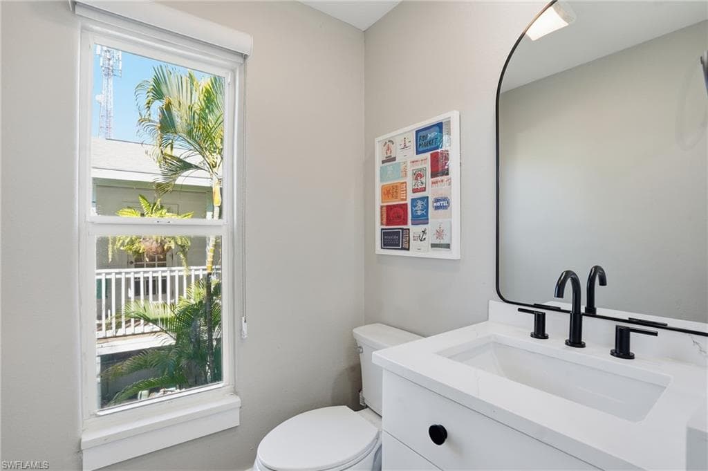 3321 Estero BLVD-27