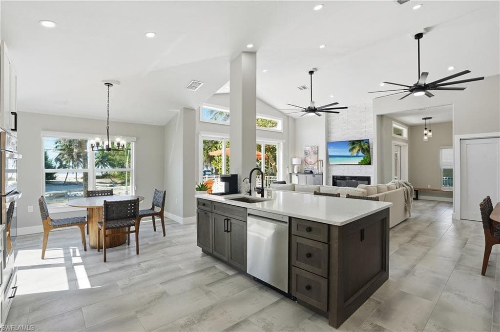 3321 Estero BLVD-11