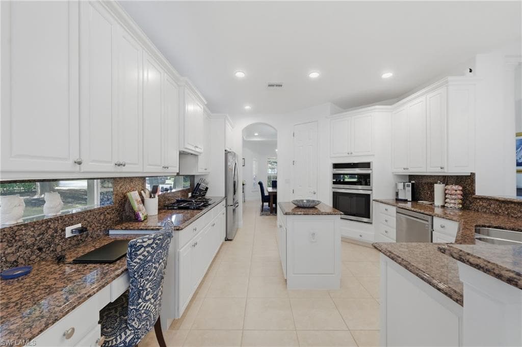 8855 Largo Mar DR-11