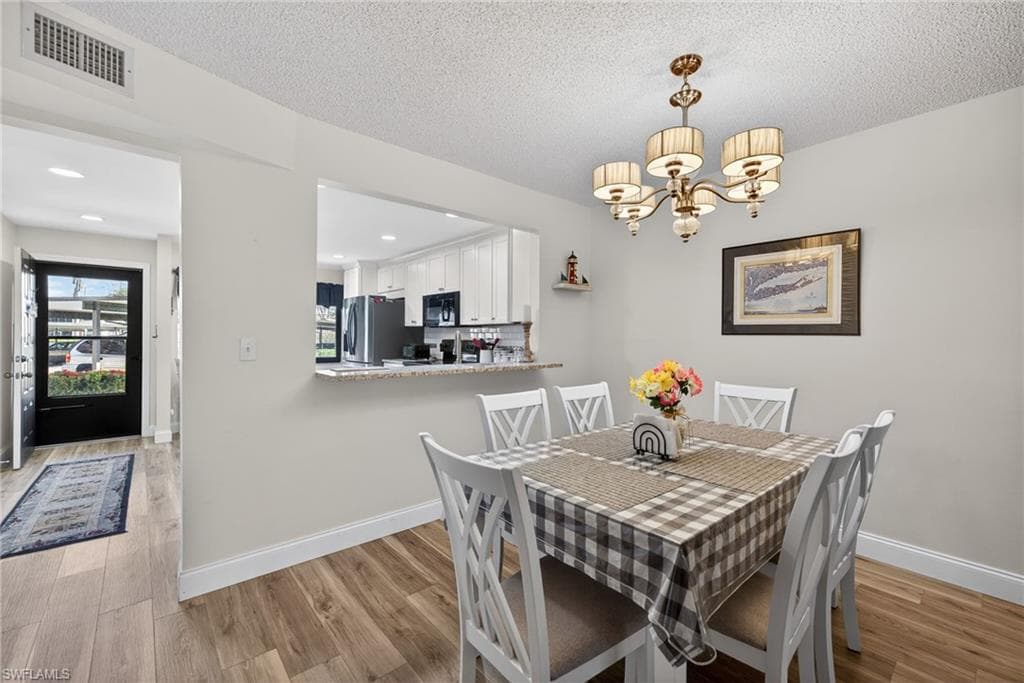 4973 Pepper CIR F105-6