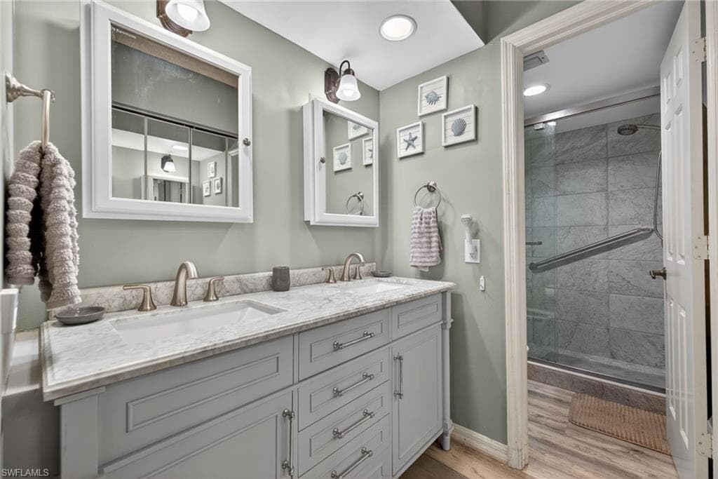 4973 Pepper CIR F105-12