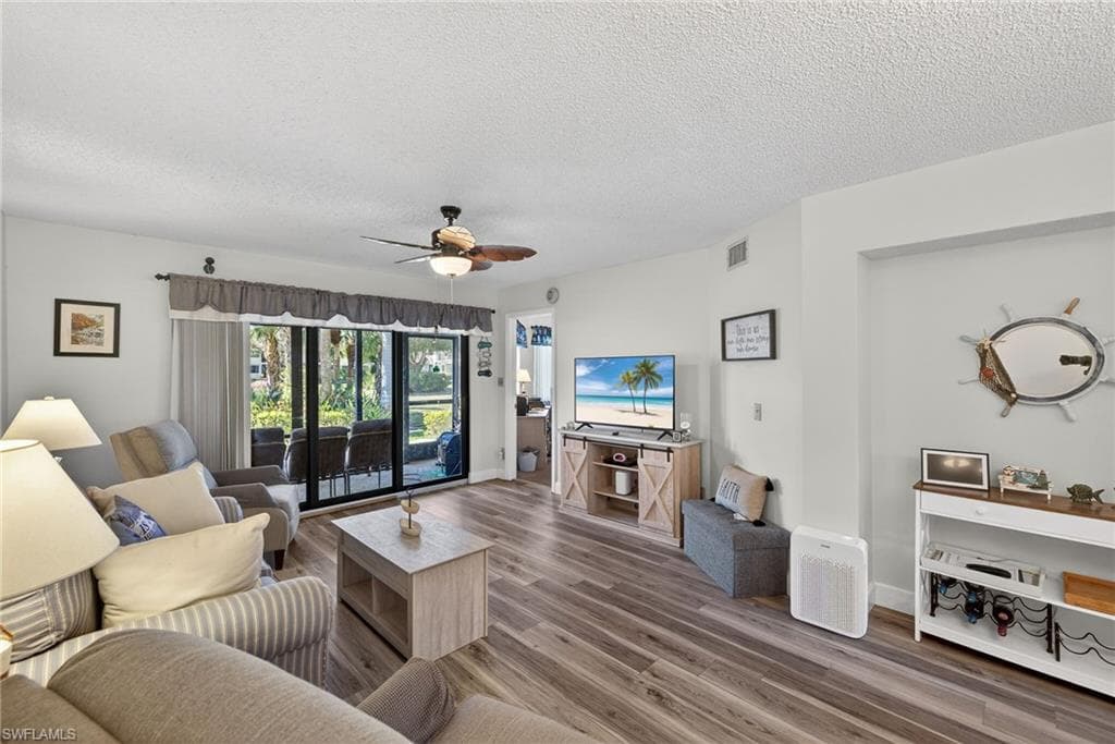 4973 Pepper CIR F105-7