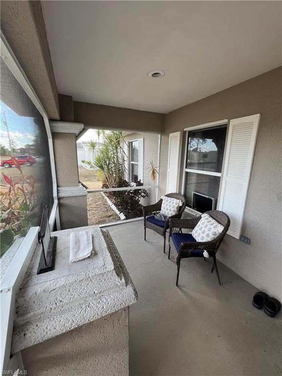 3446 NE 10th AVE-5