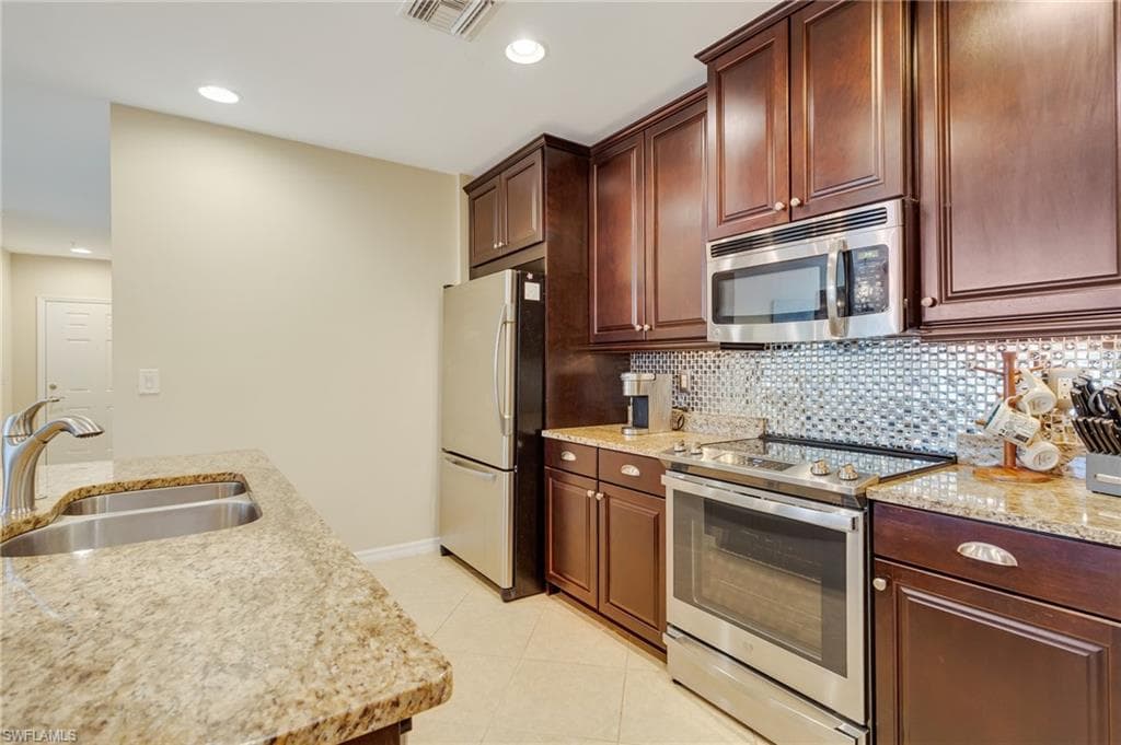 8510 Violeta ST 102-6
