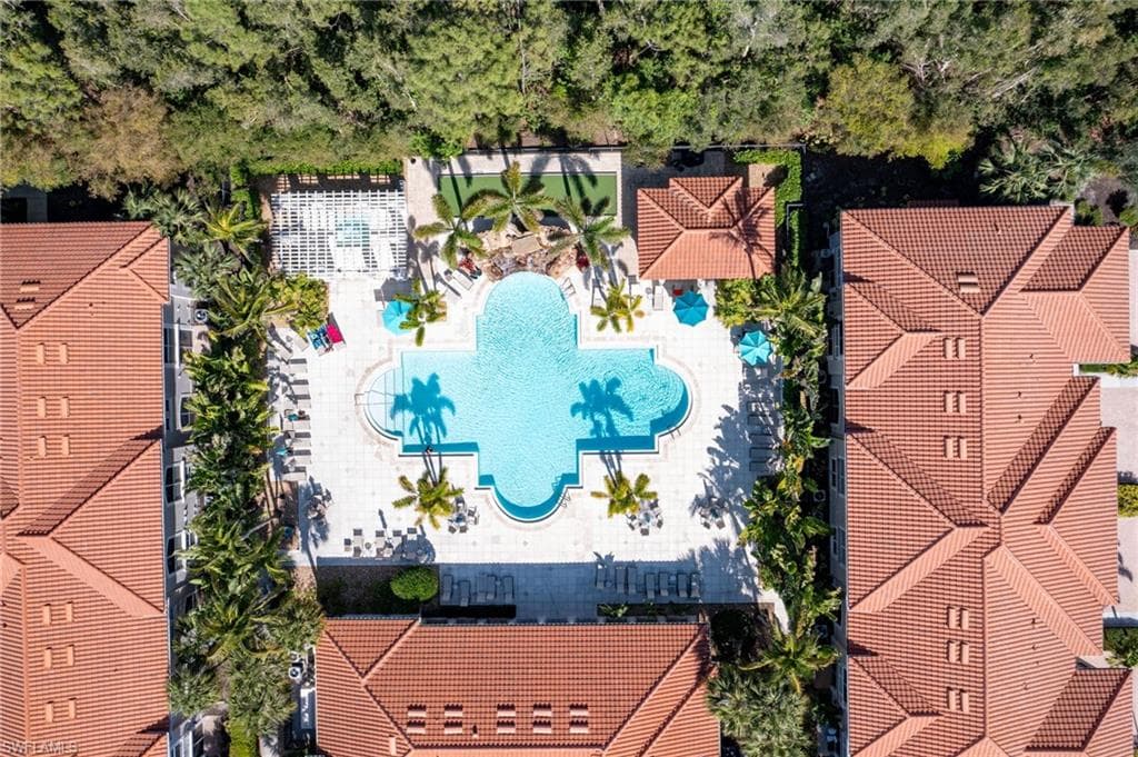 8510 Violeta ST 102-37