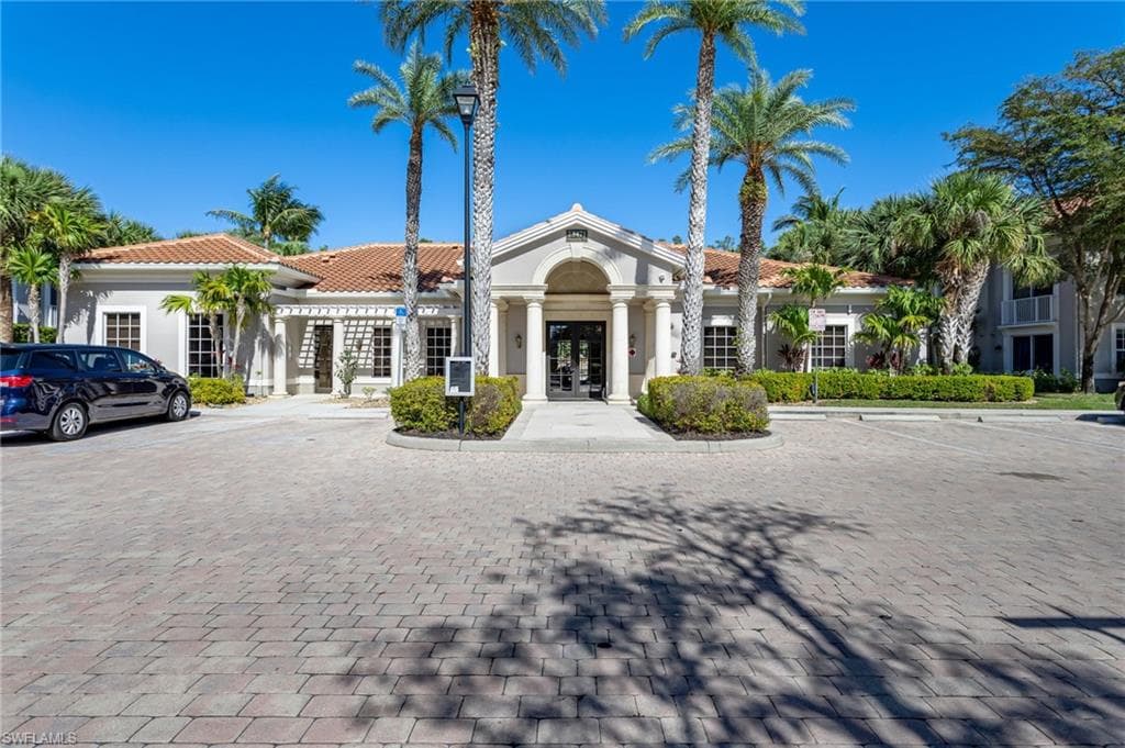 8510 Violeta ST 102-35