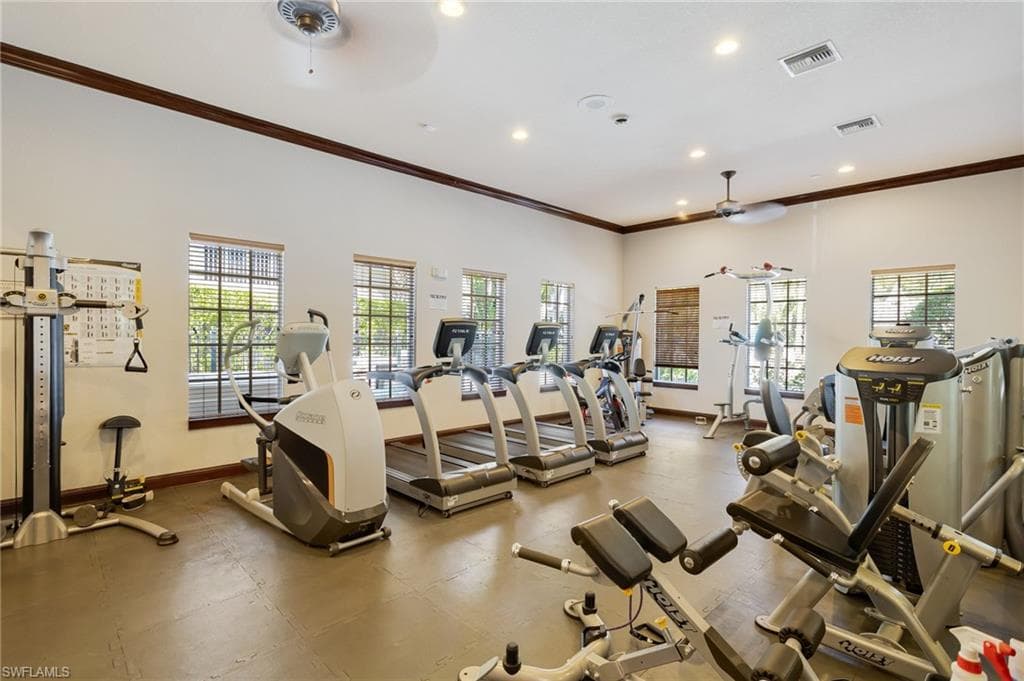8510 Violeta ST 102-39