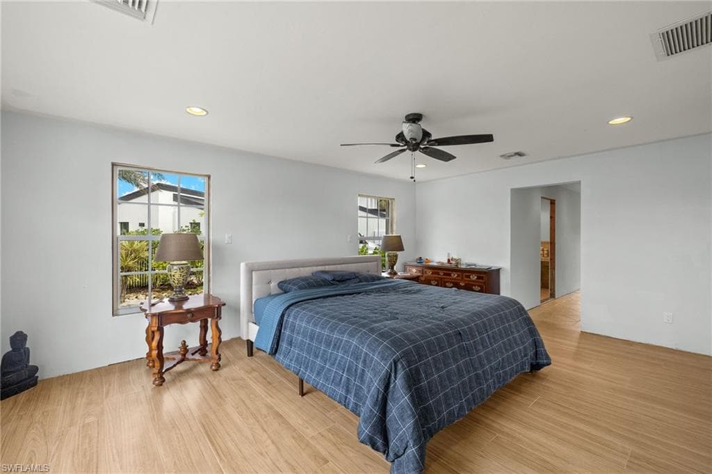 675 Randy LN-33