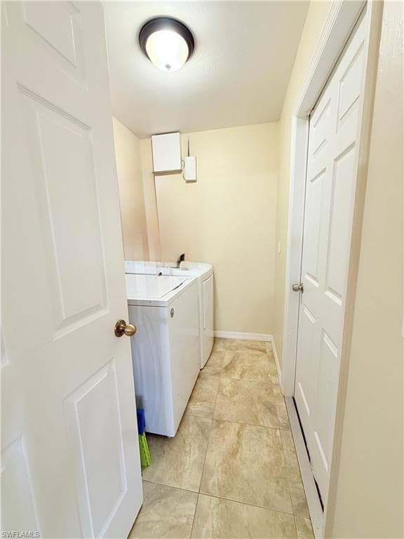 755 Arundel CIR-17