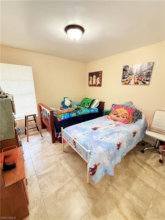 755 Arundel CIR-16