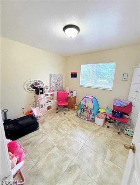 755 Arundel CIR-18