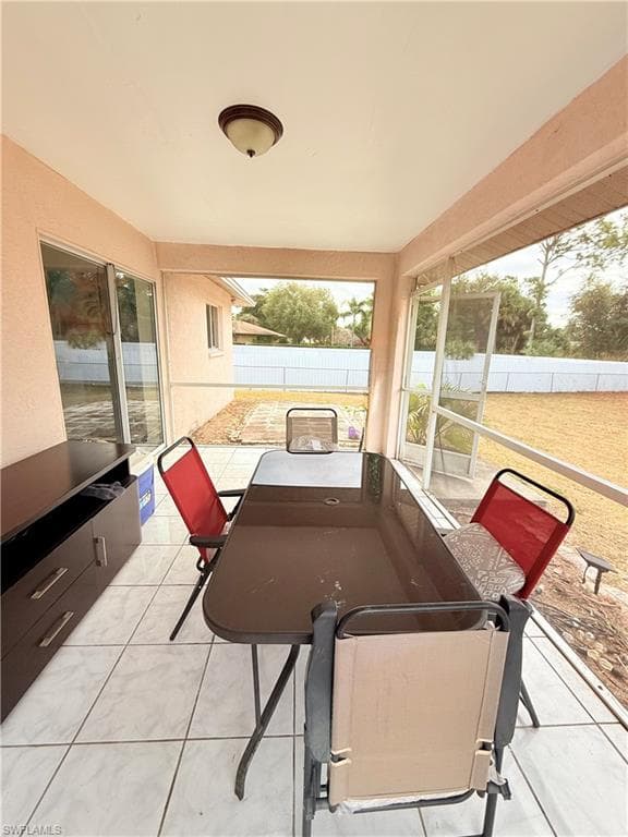 755 Arundel CIR-21